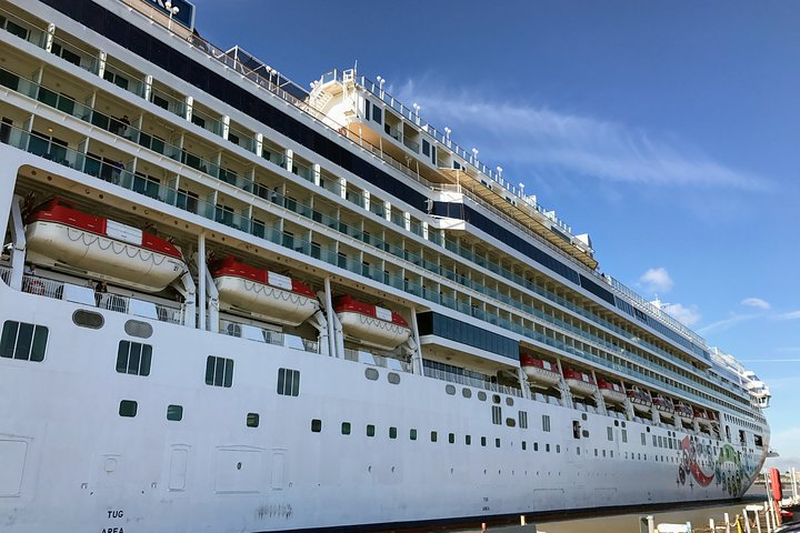 Private transfers to/from London Tilbury Cruise Port and London Stansted Airport - Photo 1 of 25